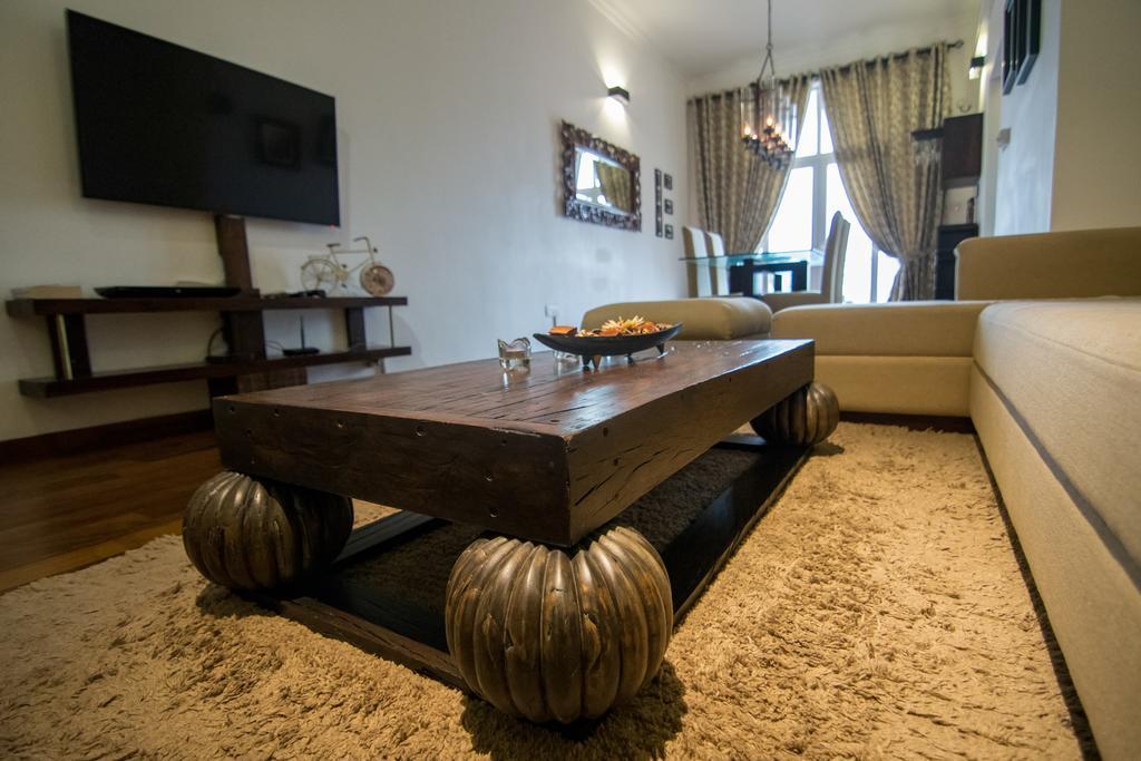 Cozy Sea View Luxury Apartment, Fully Furnished, 2 Bedrooms, 2 Bathrooms Dehiwala-Mount Lavinia Esterno foto